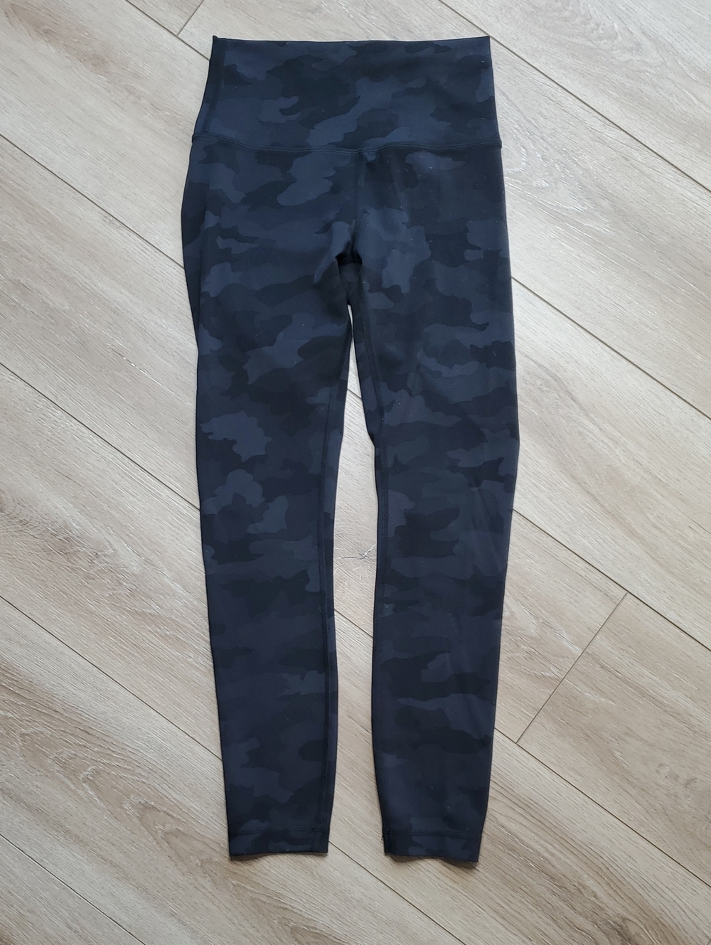 Lululemon Camo Leggings Size 6